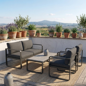 Moderna vrtna sedežna garnitura Grey z dvosedom, dvema foteljema in nizko mizo na sončni terasi.
