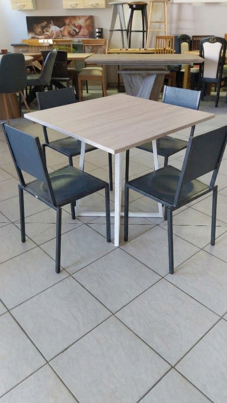 Jedilni set Indus miza 90x90 mat hrast belo podnožje in 4 kovinski stoli Outlet Rimex