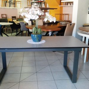 Raztegljiva miza 260 cm siva plosca in crno kovinsko podnozje outlet eksponat Rimex